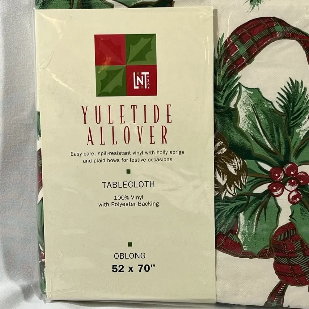 Vintage Vinyl Tablecloth Linen N Things Holly Pinecones Bows Christmas 52”x70”